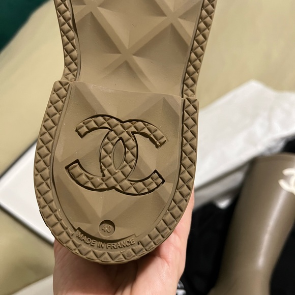 Chanel rain boots - Picture 8 of 10